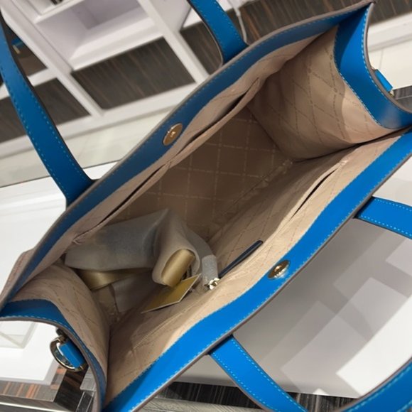 Michael Kors Kenly Large Tote - Picture 11 of 16